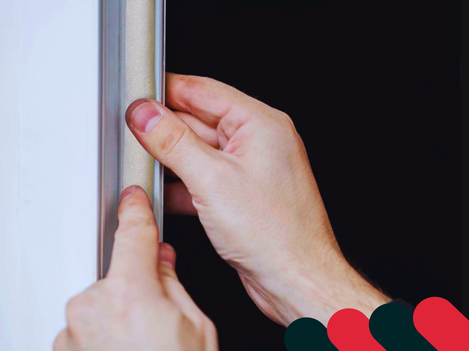 Montáž gumového tesnenia na dverách | Kotarbau