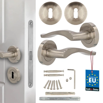 Dverová kľučka vnútorná krátka štítka delená s rozetou na kľúč saténová